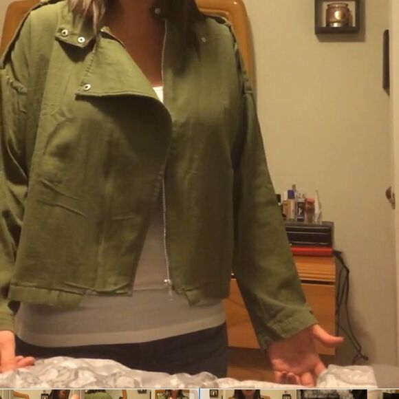 Green crop army style jacket Med worn once - Picture 8 of 8